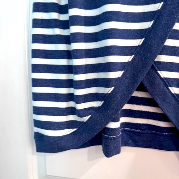 MATERNITY Motherhood Blue Navy & Cream White Striped Nursing Tee Shirt Top Med - Picture 7 of 9